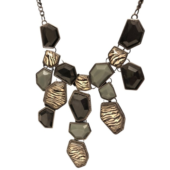 Bib Statement Necklace - Picture 1 of 2